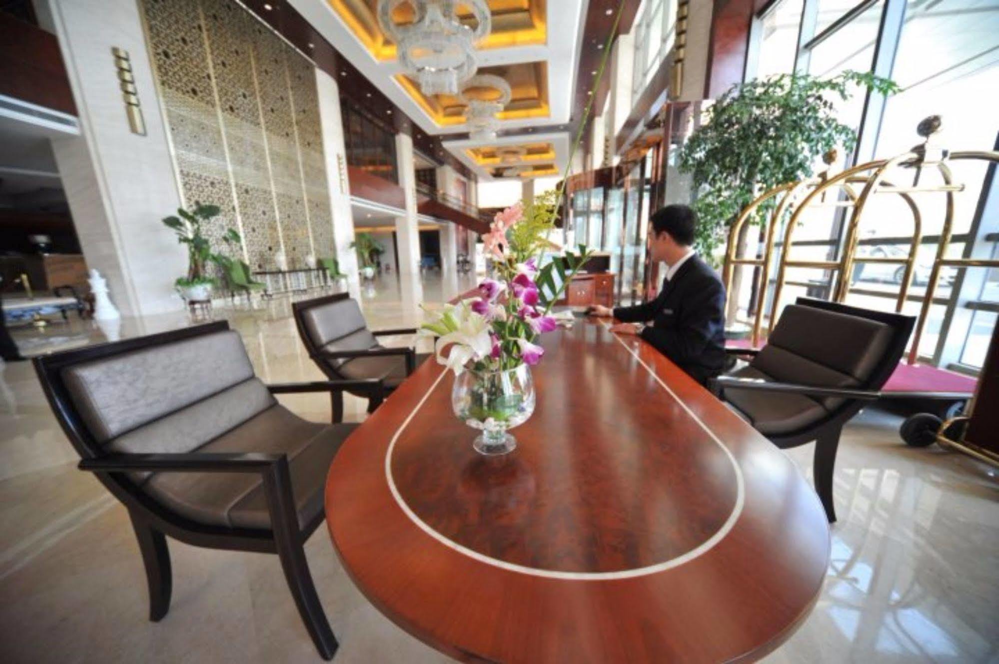 S&N Dalian Hotel Exterior foto