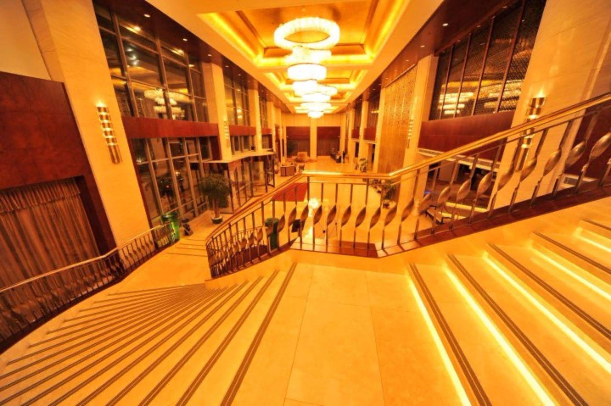 S&N Dalian Hotel Exterior foto
